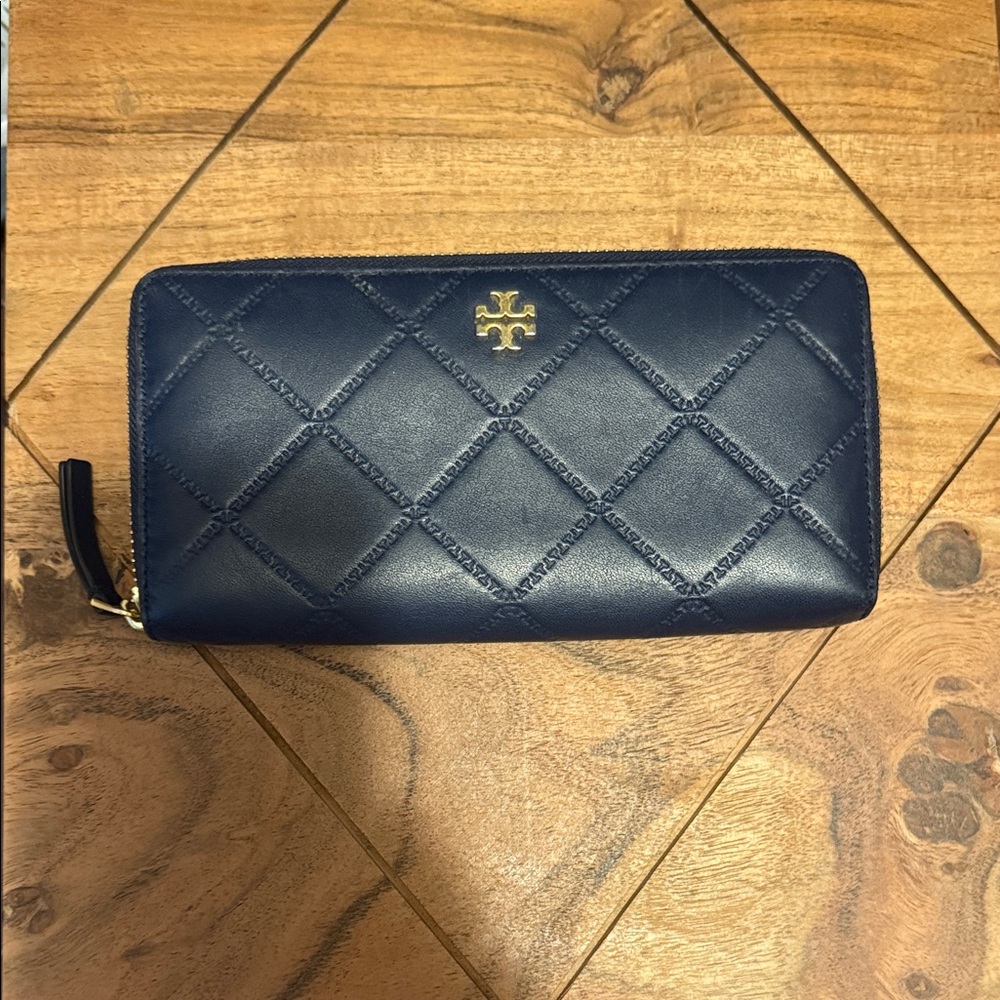 Tory Burch Navy Quilted Leather Wallet